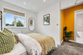 Quayside Escape- Tranquil Double Room in shared home with Free Parking